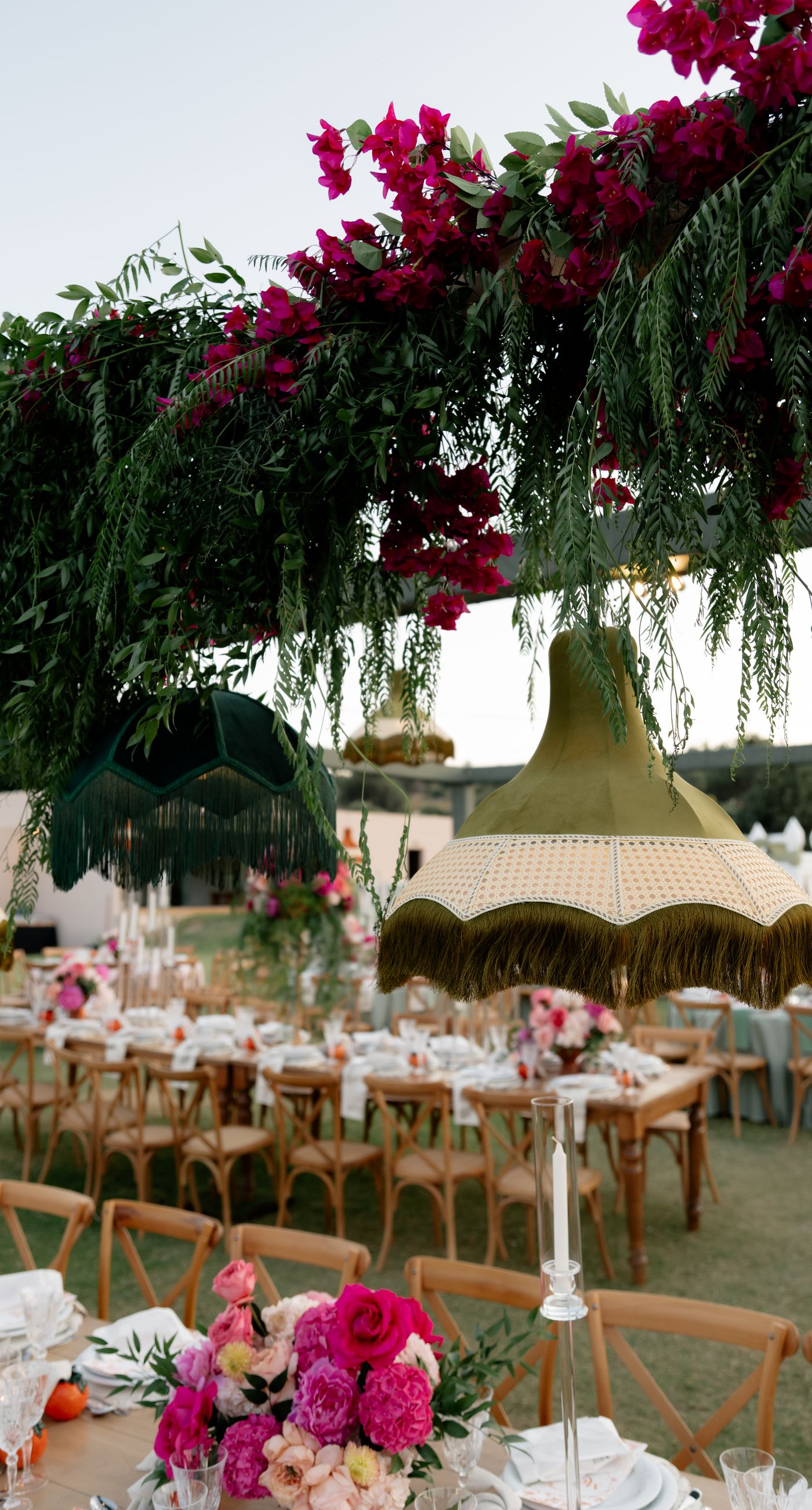 A Sculptural Ceremony in Pink - A modern wedding on the green, with clean lines and soft pink florals subtly standing out against the natural landscape. A setting that feels minimal, bright, and effortlessly elegant. - Photo 16