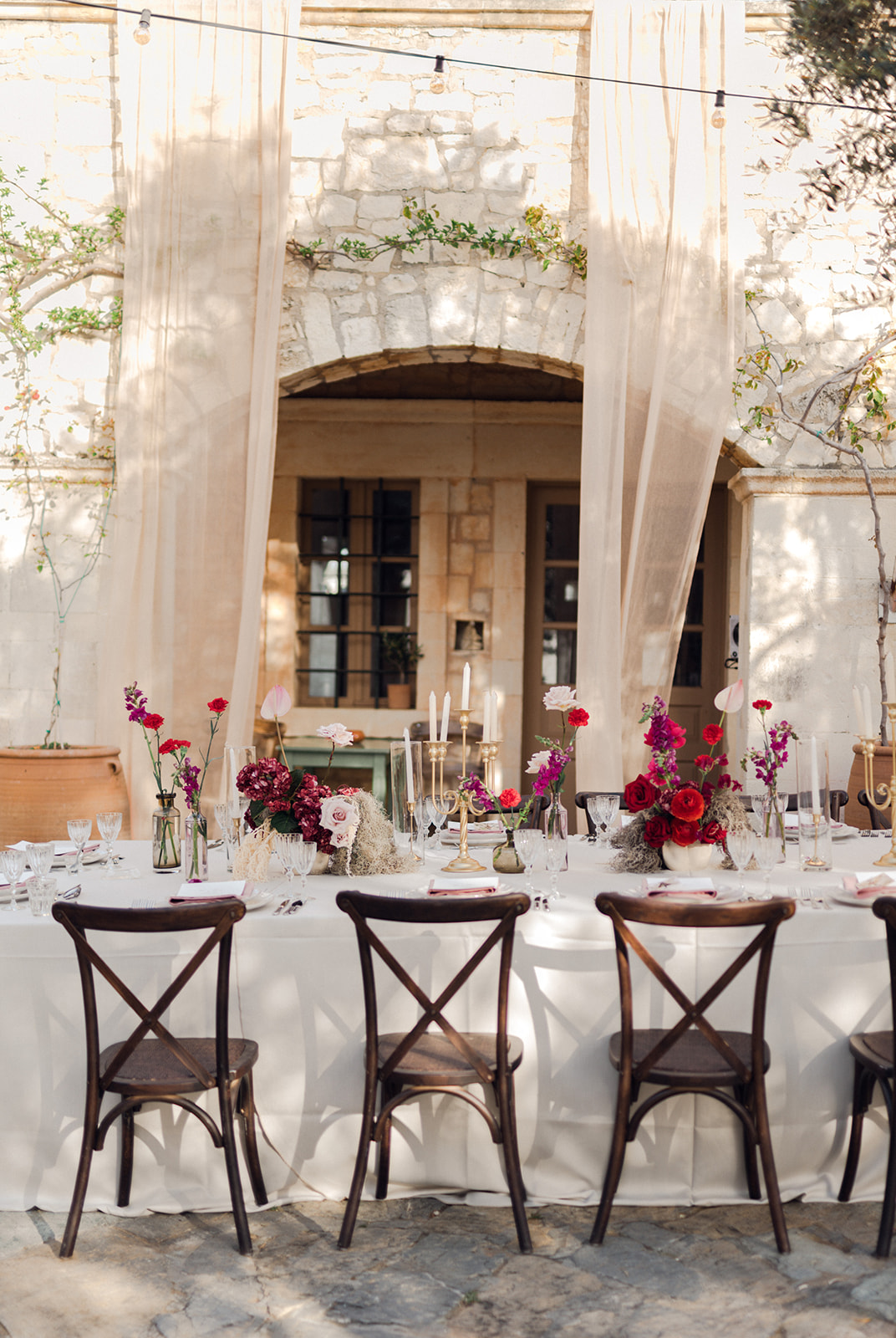 Where Nature Meets Forever - Surrounded by nature, among olive trees and open skies, this farm wedding was a celebration of simplicity and timeless love. Earthy tones, airy florals, and a warm sense of elegance created an authentic atmosphere, where every detail felt naturally placed , just like their love. - Photo 9