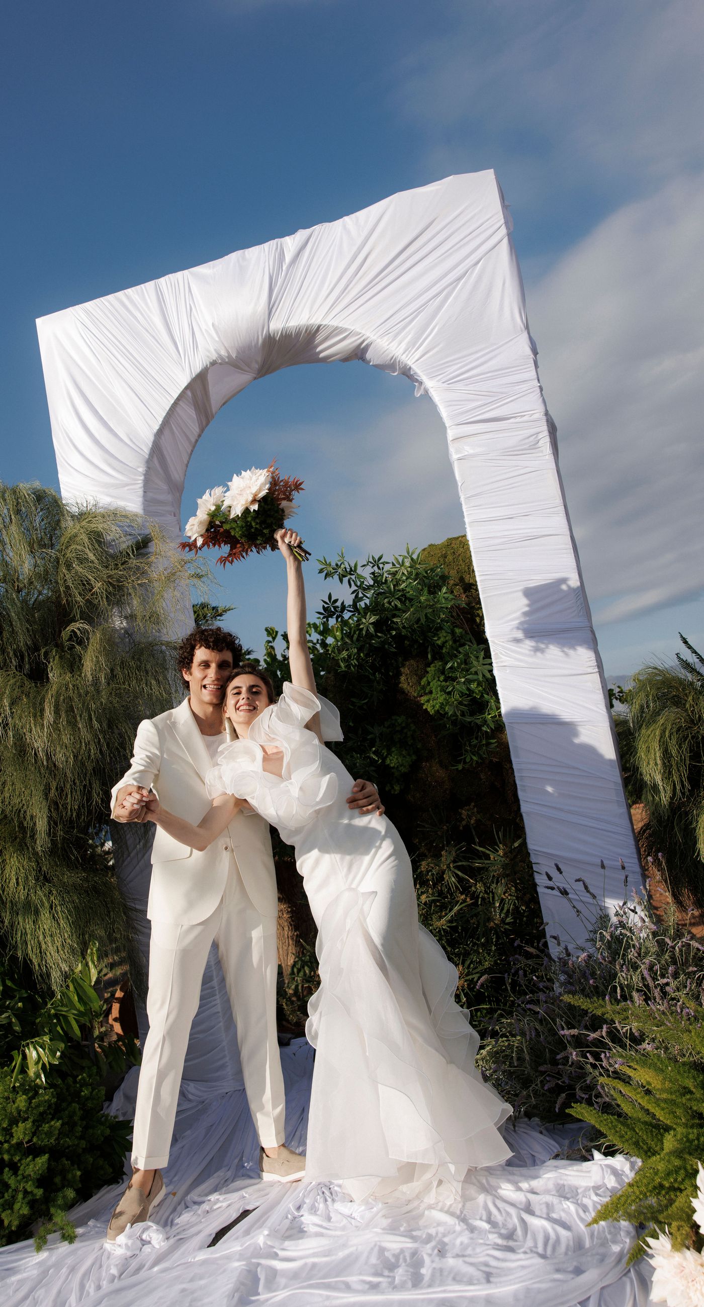 Sara &Smith - Photo 2