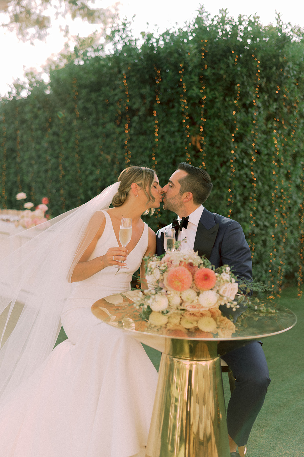 In Bloom Together - A ceremony filled with color, light, and emotion.
Between water and flowers, the moment felt natural and sincere , a wedding where love was at the center of the setting. - Photo 3